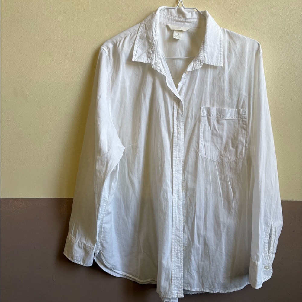 H&M White Collared Button-Front Shirt